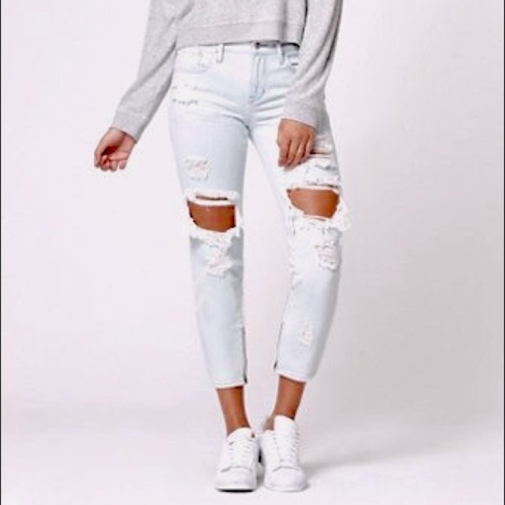 👉EUC! Kendall & Kylie ankle-cut, distressed  jean 25